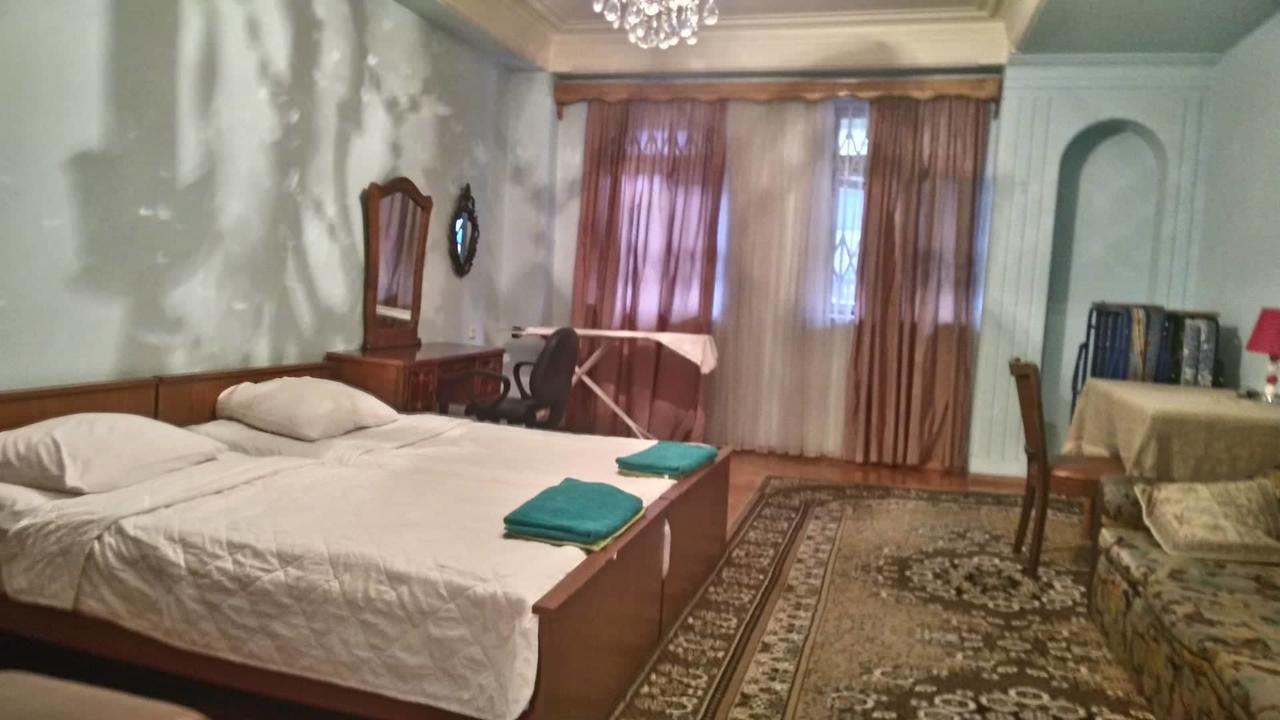 Nana'S Apartment In Батуми Экстерьер фото